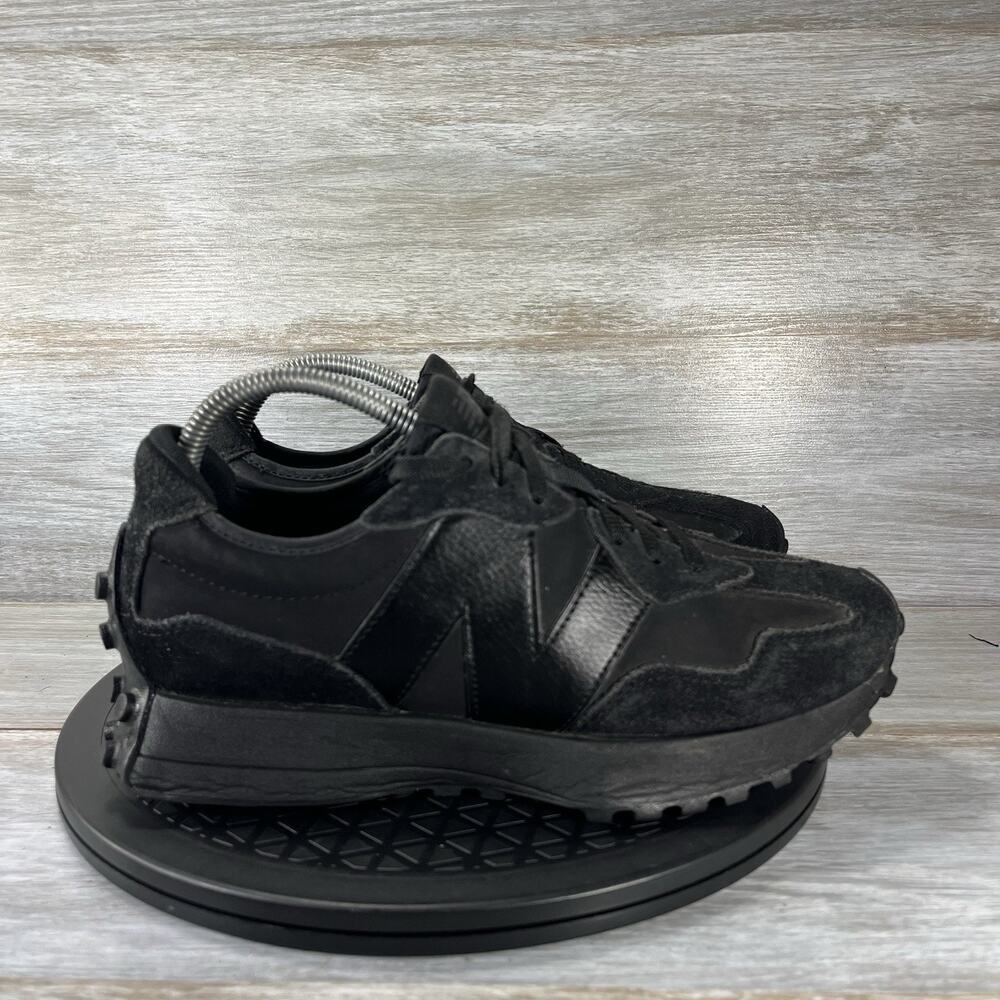 New Balance Men’s 327 Triple Black Athletic Sneakers Size 8 - Picture 4 of 10